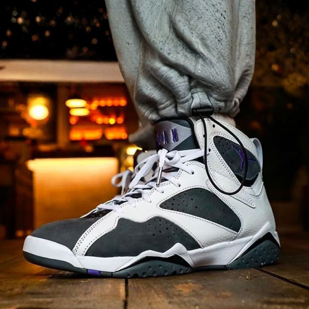 Air Jordan 7 Retro Flint Grey 2021