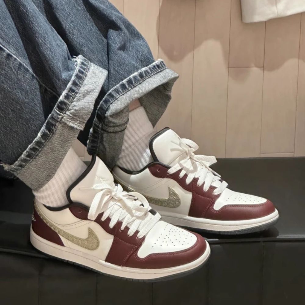 Air Jordan 1 Low SE Year of the Dragon Burgundy