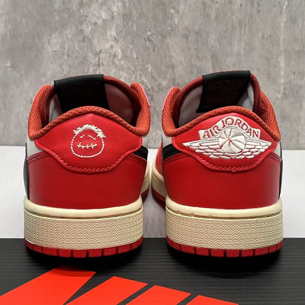 Air Jordan 1 Low x Travis Scott Chicago Red