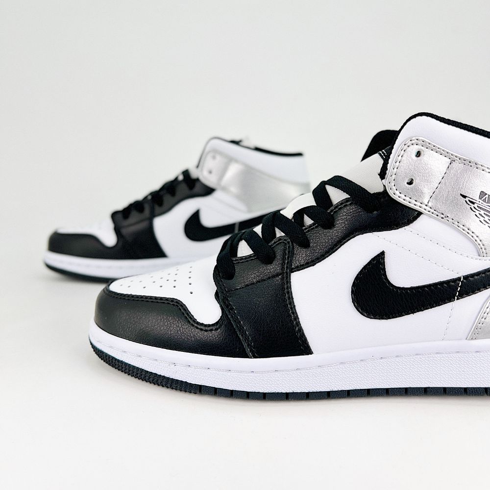 Air Jordan 1 Mid Silver Toe Black White
