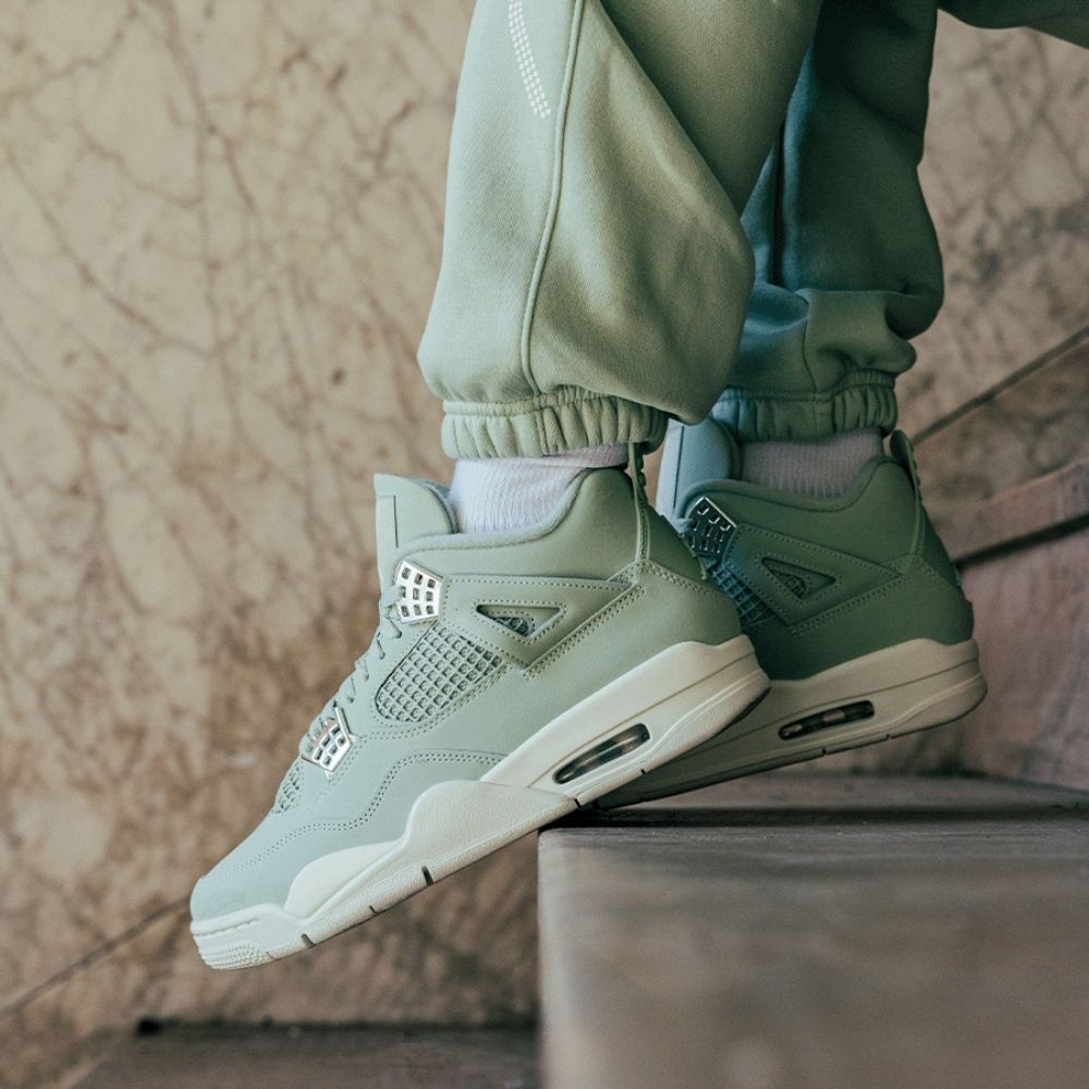 Air Jordan 4 Retro Abundance Seafoam Sail