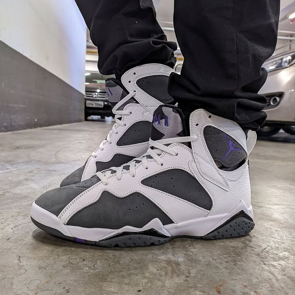 Air Jordan 7 Retro Flint Grey 2021