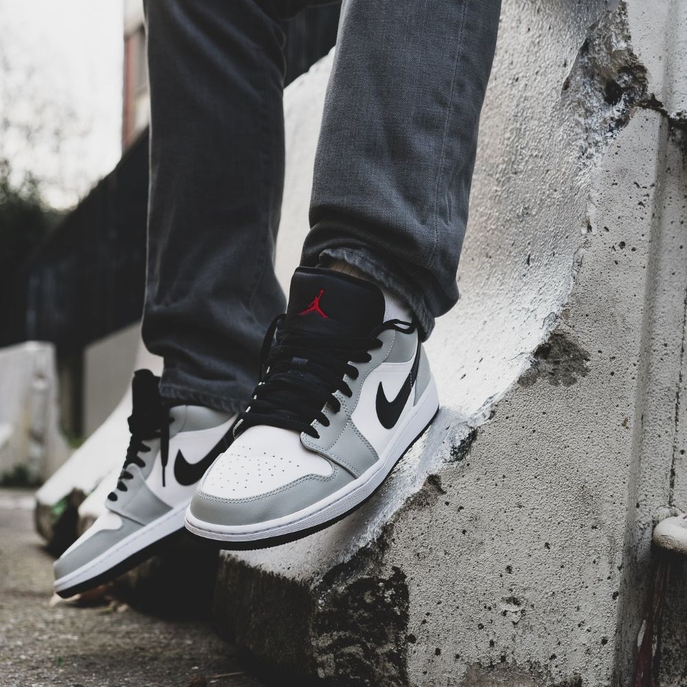 Air Jordan 1 Low Light Smoke Grey
