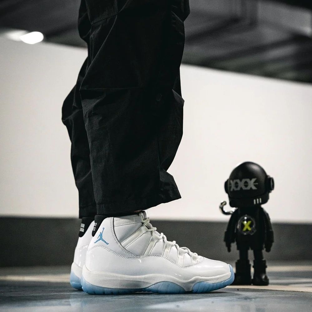 Air Jordan 11 Legend Blue Columbia 2024