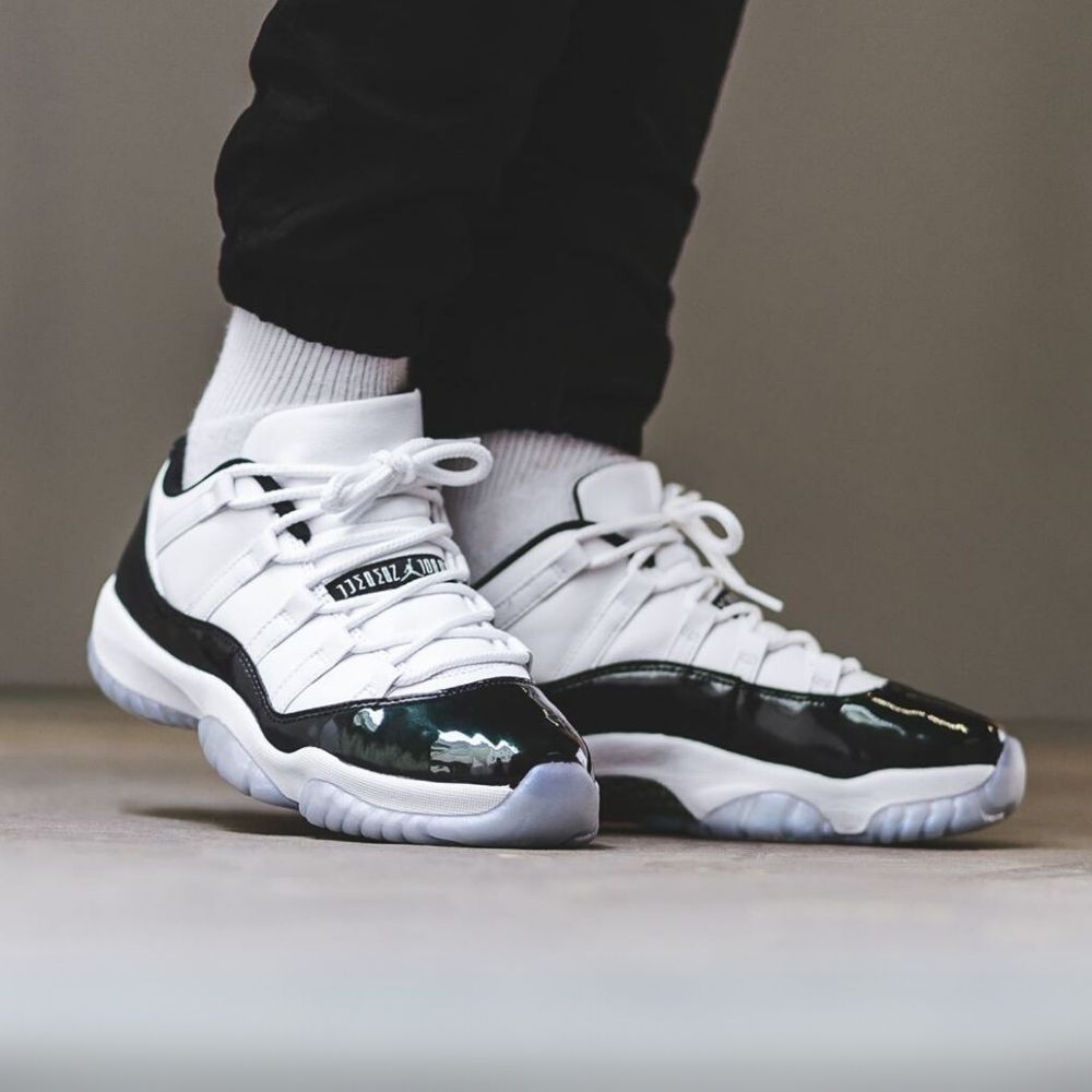 Air Jordan 11 Retro Low Concord White