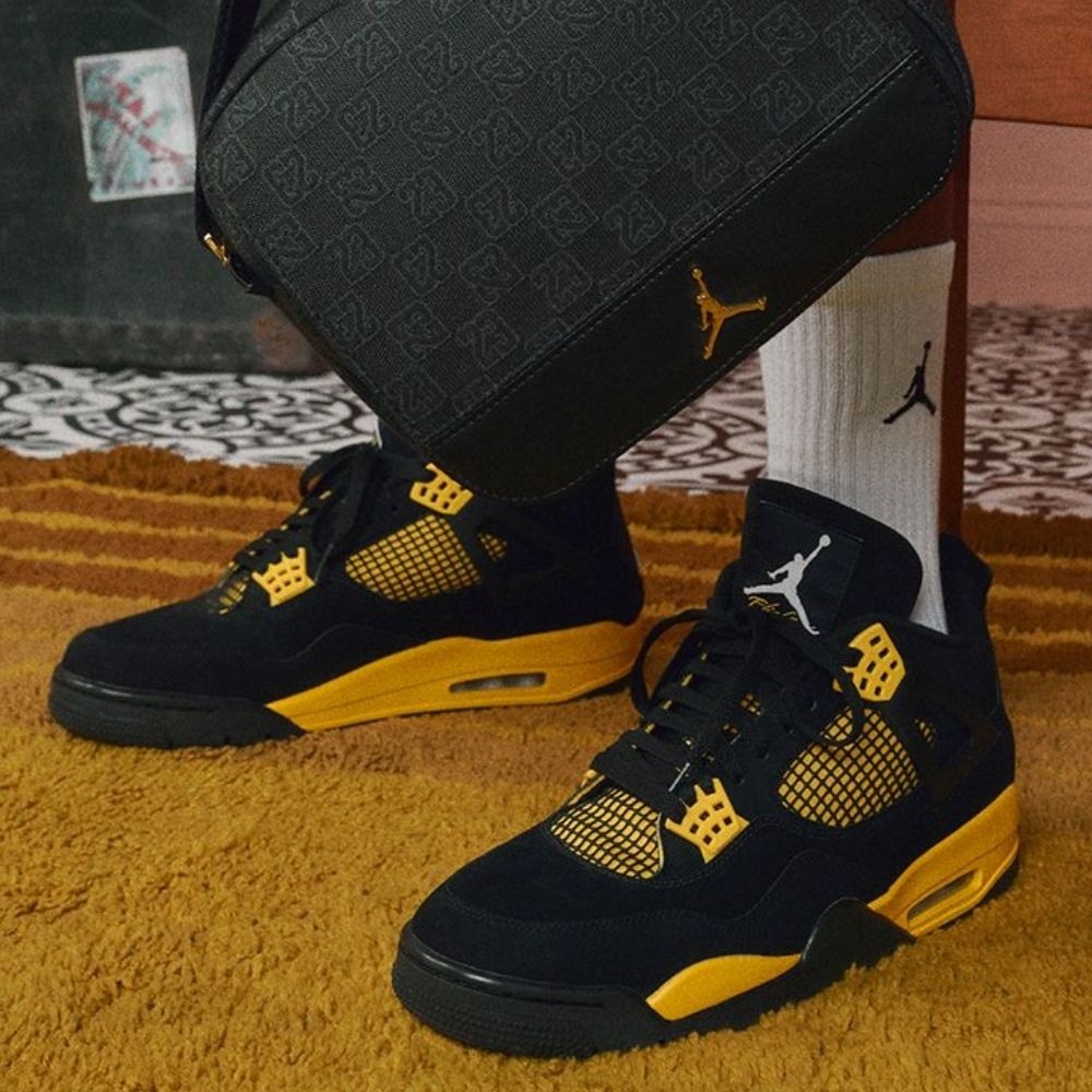 Air Jordan 4 Retro Thunder Yellow Black 2023