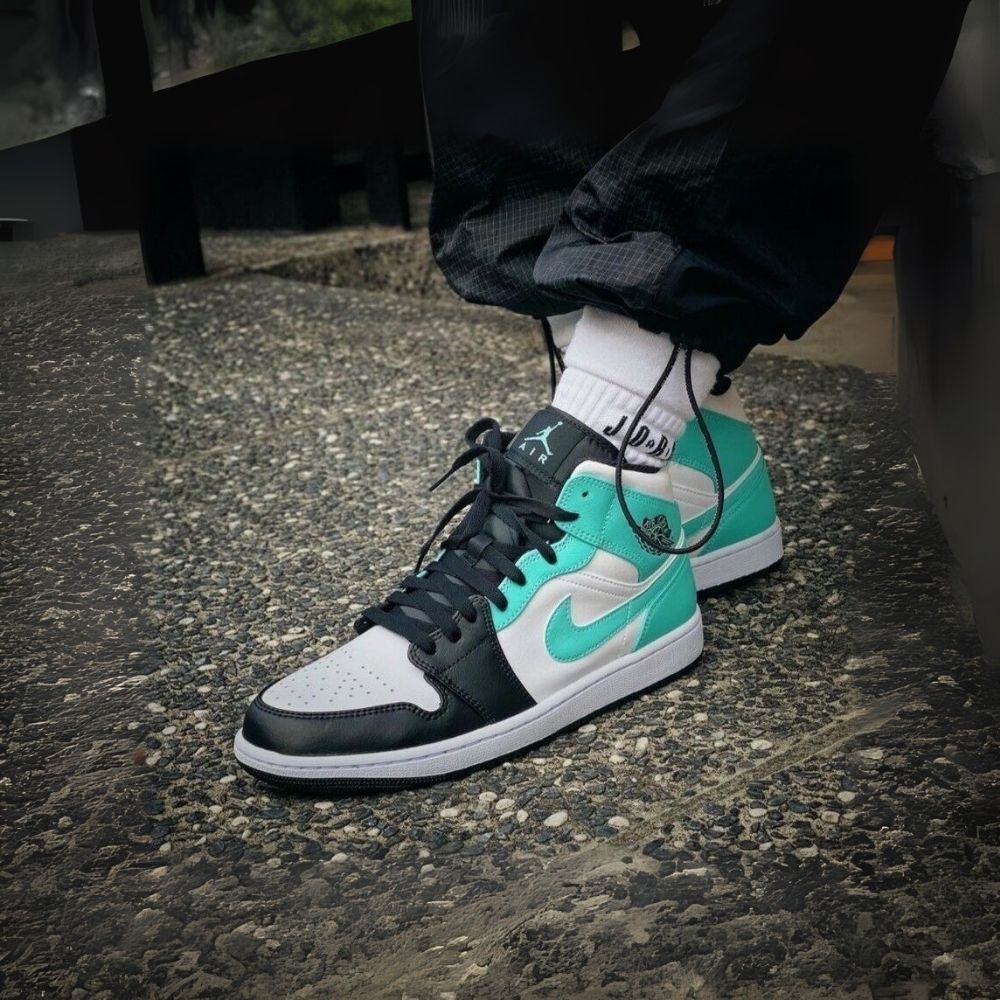 Air Jordan 1 Mid Tropical Twist Igloo Green White