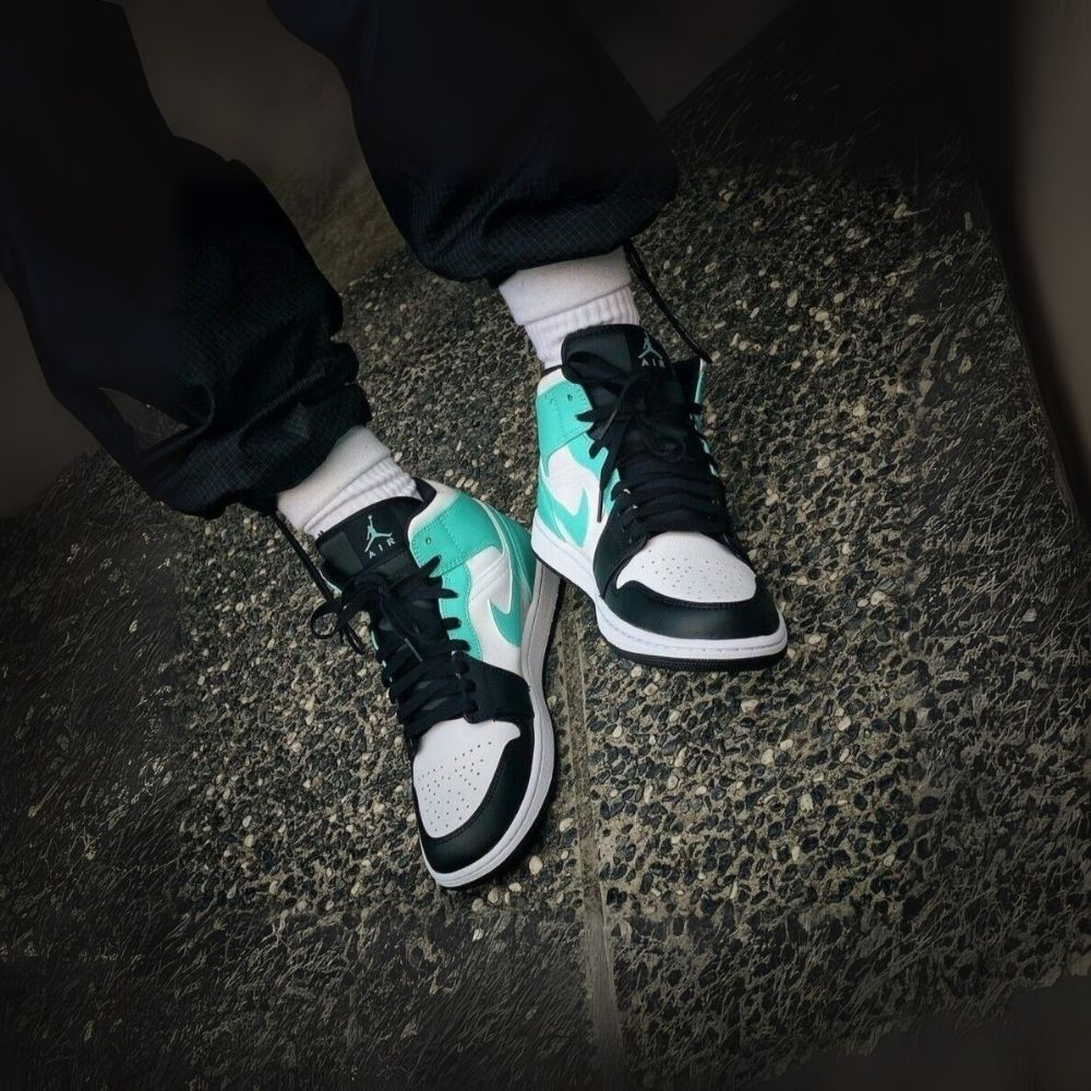 Air Jordan 1 Mid Tropical Twist Igloo Green White