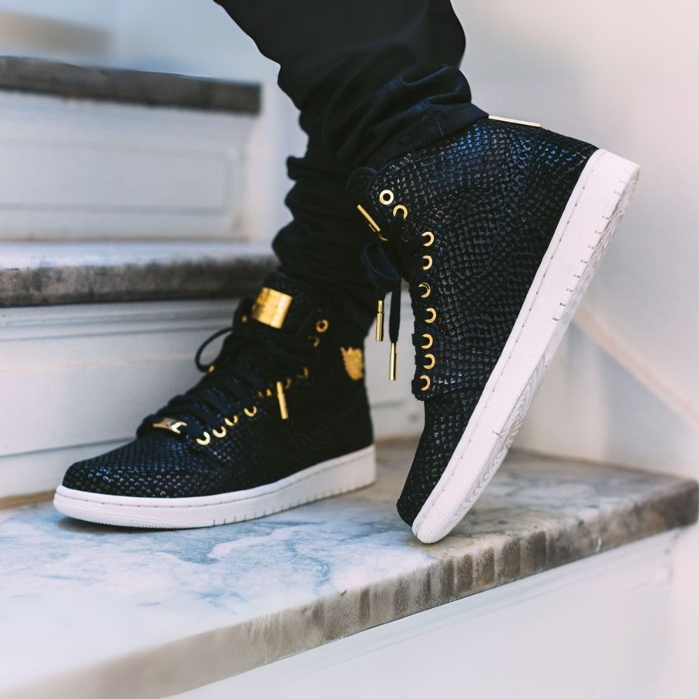 Air Jordan 1 Retro High Pinnacle Black
