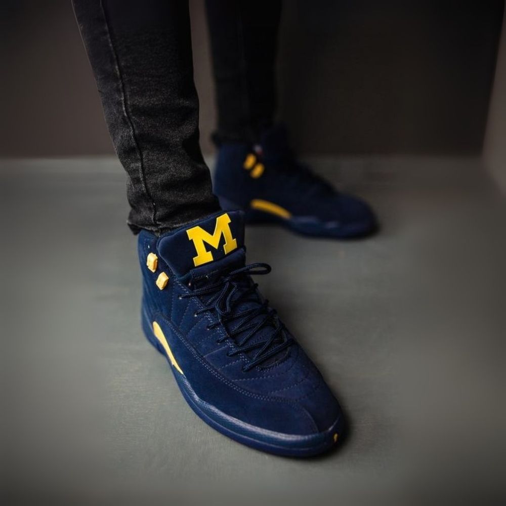 Air Jordan 12 Retro Michigan College Navy Amarillo