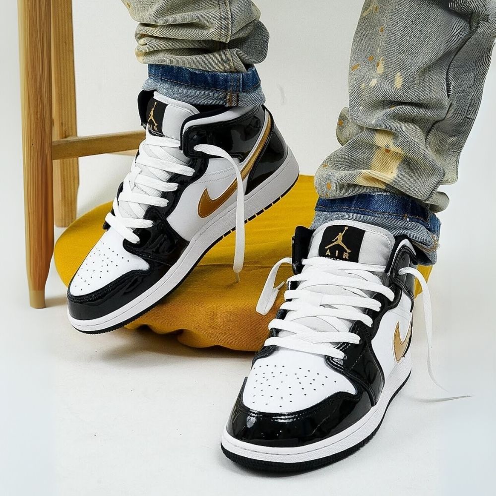 Air Jordan 1 Mid Patent Black Gold SE