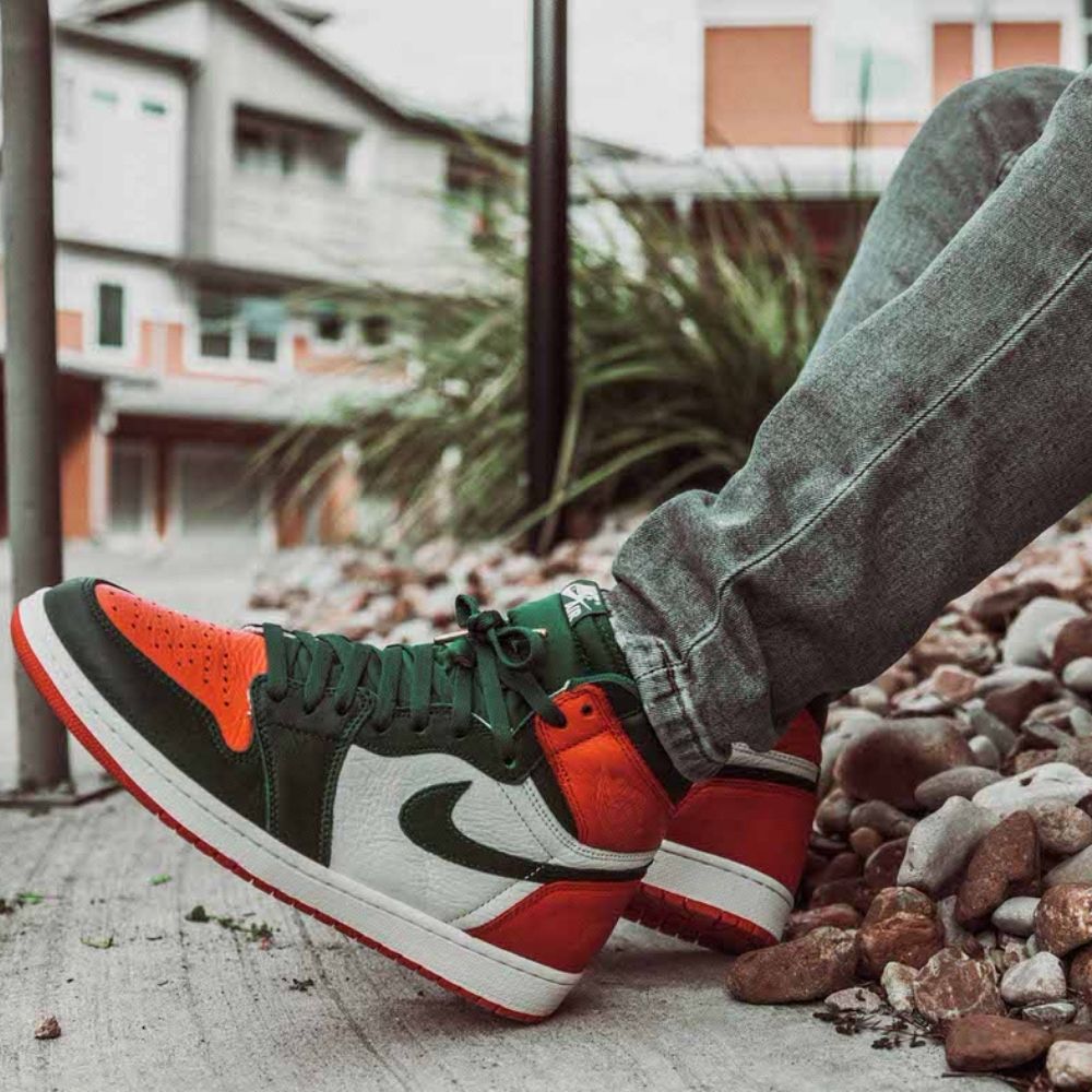Air Jordan 1 Retro High X SoleFly Art Orange