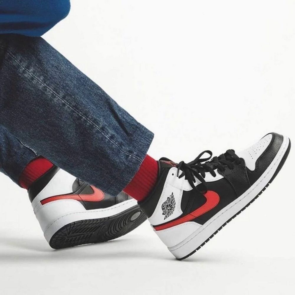 Air Jordan 1 Mid Black Chile Red White