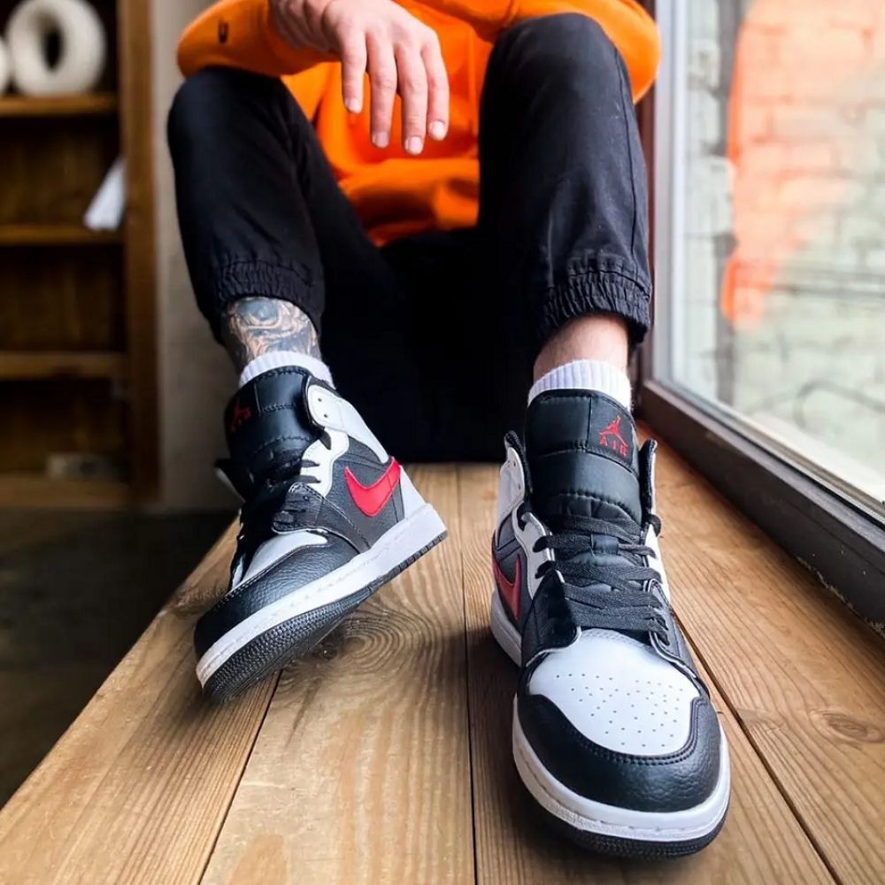 Air Jordan 1 Mid Black Chile Red White