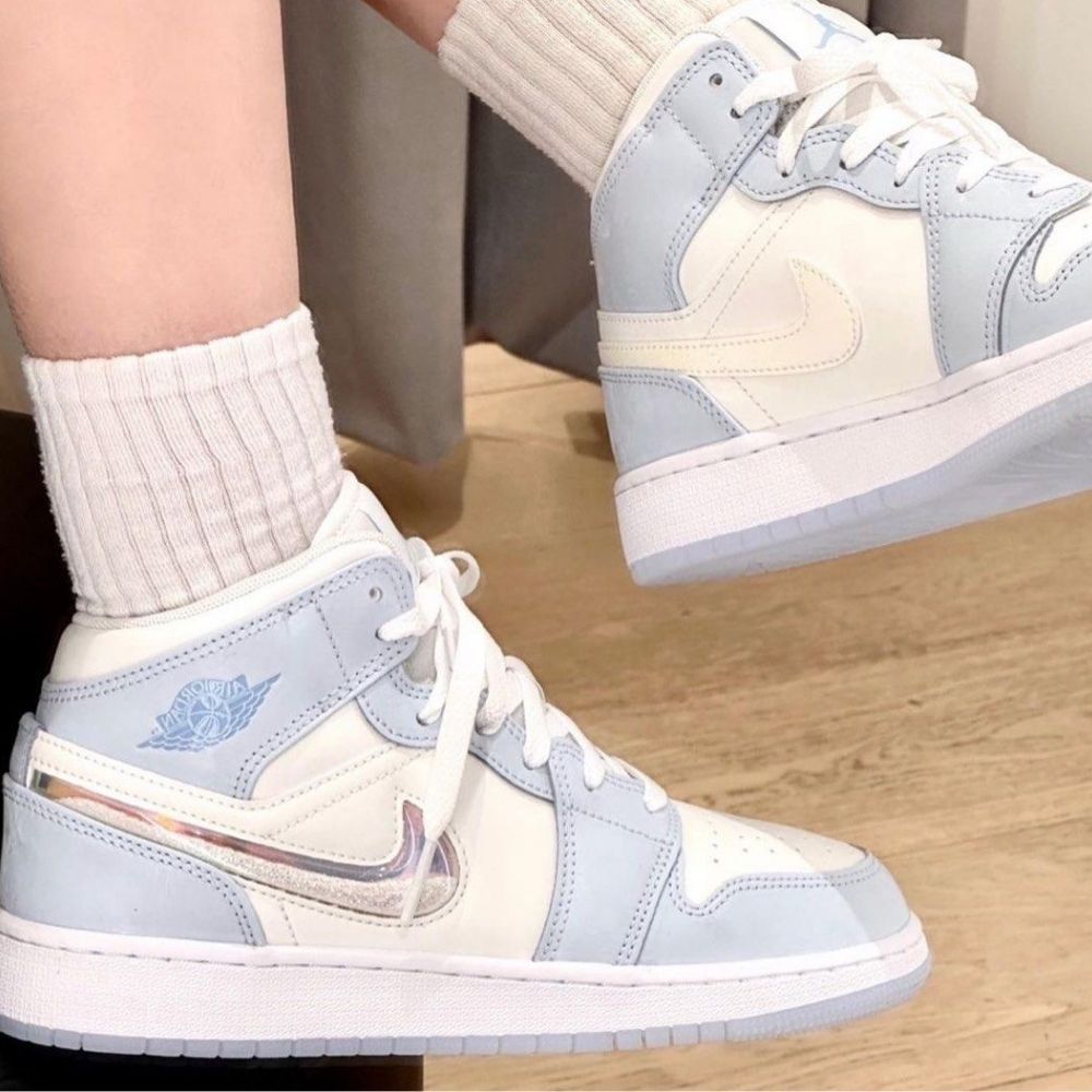 Air Jordan 1 Mid Glitter Swoosh White Blue SE
