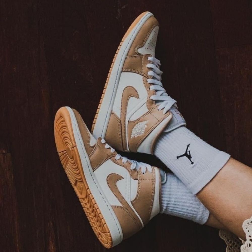 Air Jordan 1 Mid Tan Gum White