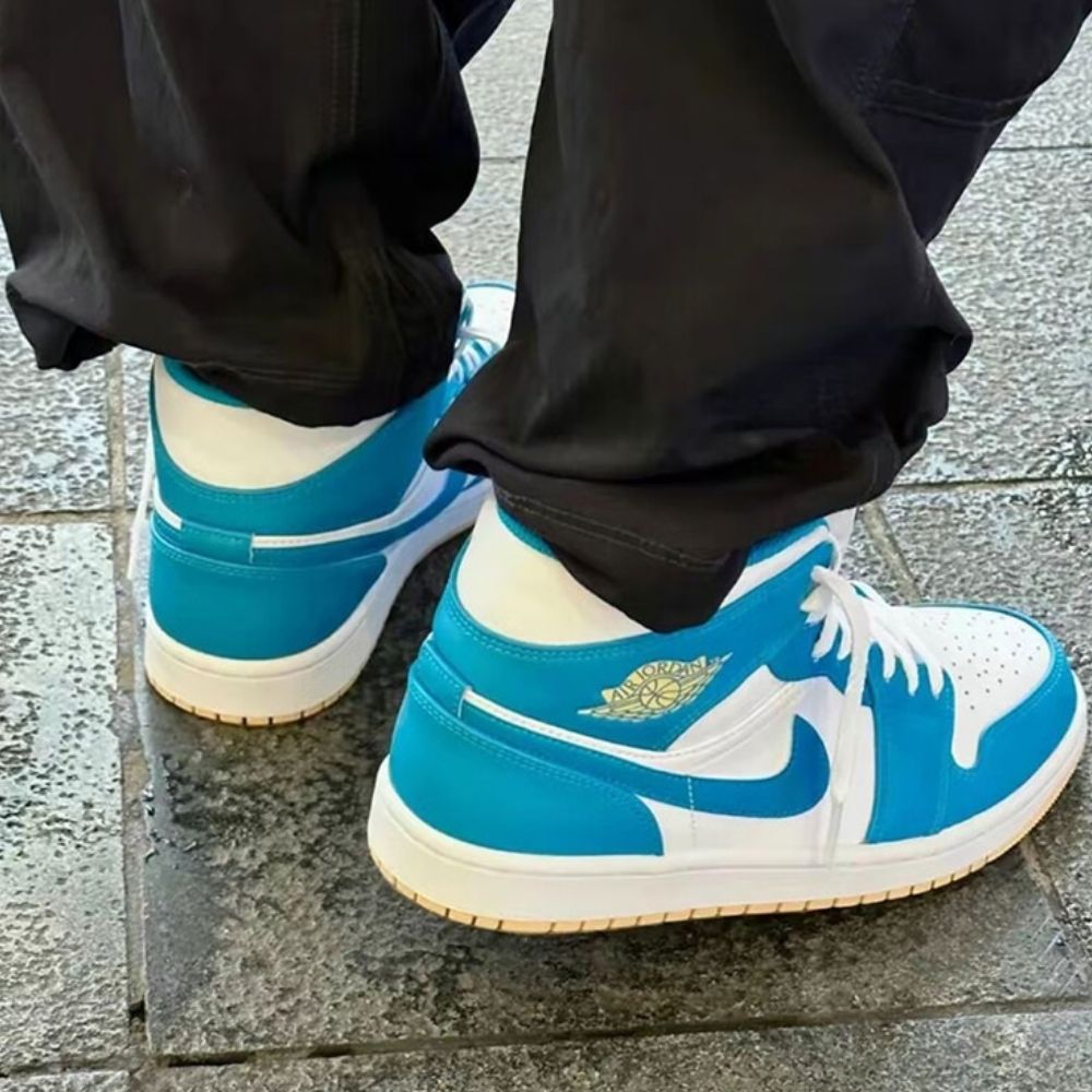 Air Jordan 1 Mid Aquatone Blue White