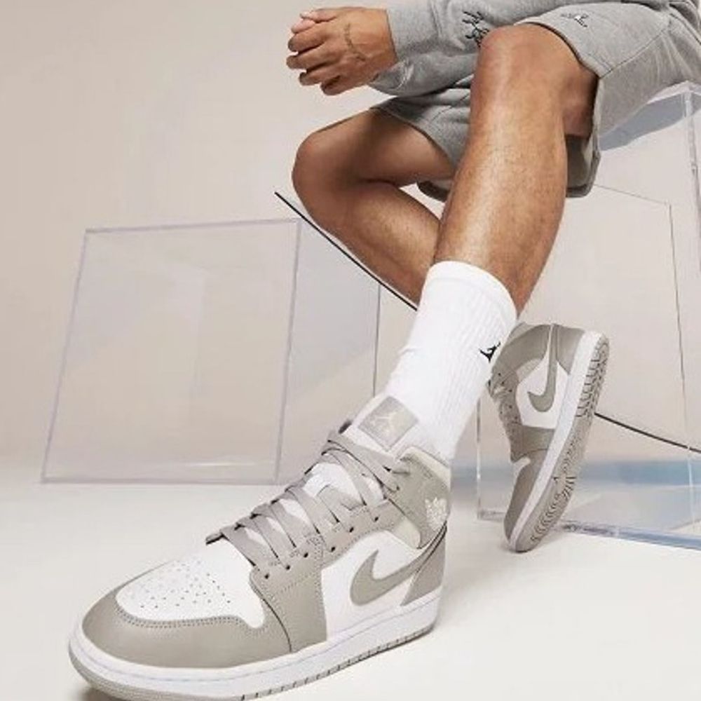 Air Jordan 1 Mid College Grey White