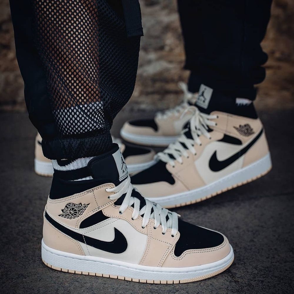 Air Jordan 1 Mid Barely Orange White