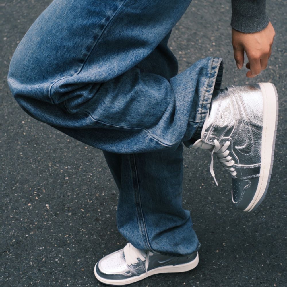 Air Jordan 1 Retro High OG Chrome