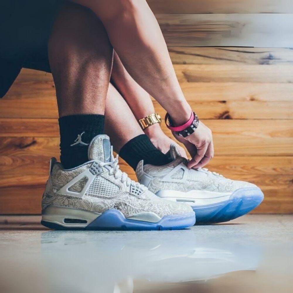 Air Jordan 4 Retro 30th Anniversary Laser White Metallic Silver