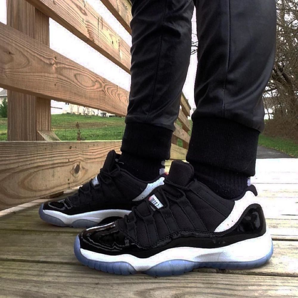 Air Jordan 11 Retro Low Infrared 23 Black White