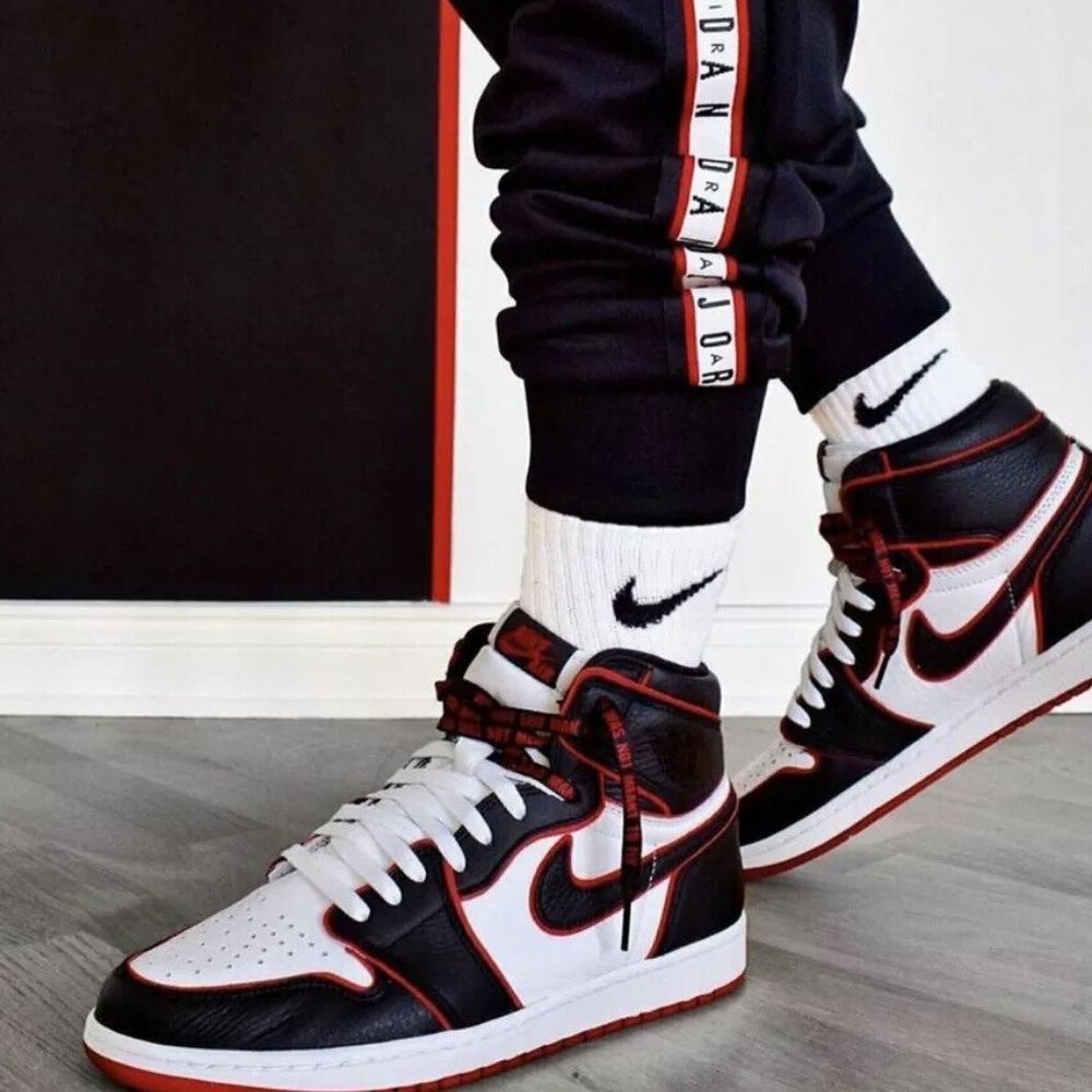 Air Jordan 1 Retro High OG Bloodline Black Red