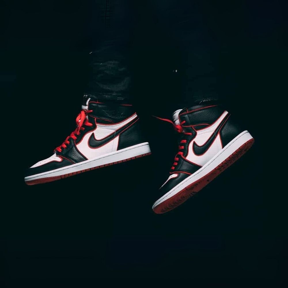 Air Jordan 1 Retro High OG Bloodline Black Red