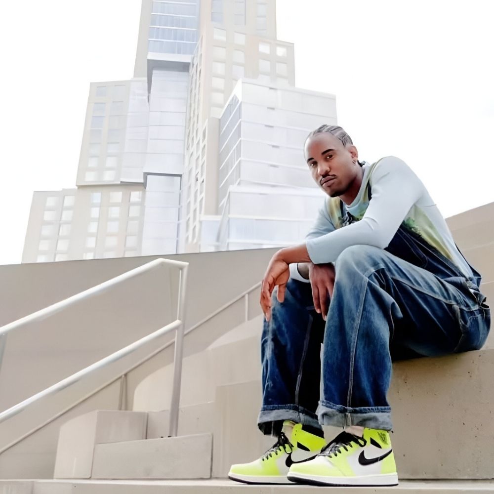 Air Jordan 1 Retro High OG Visionaire Volt Sail