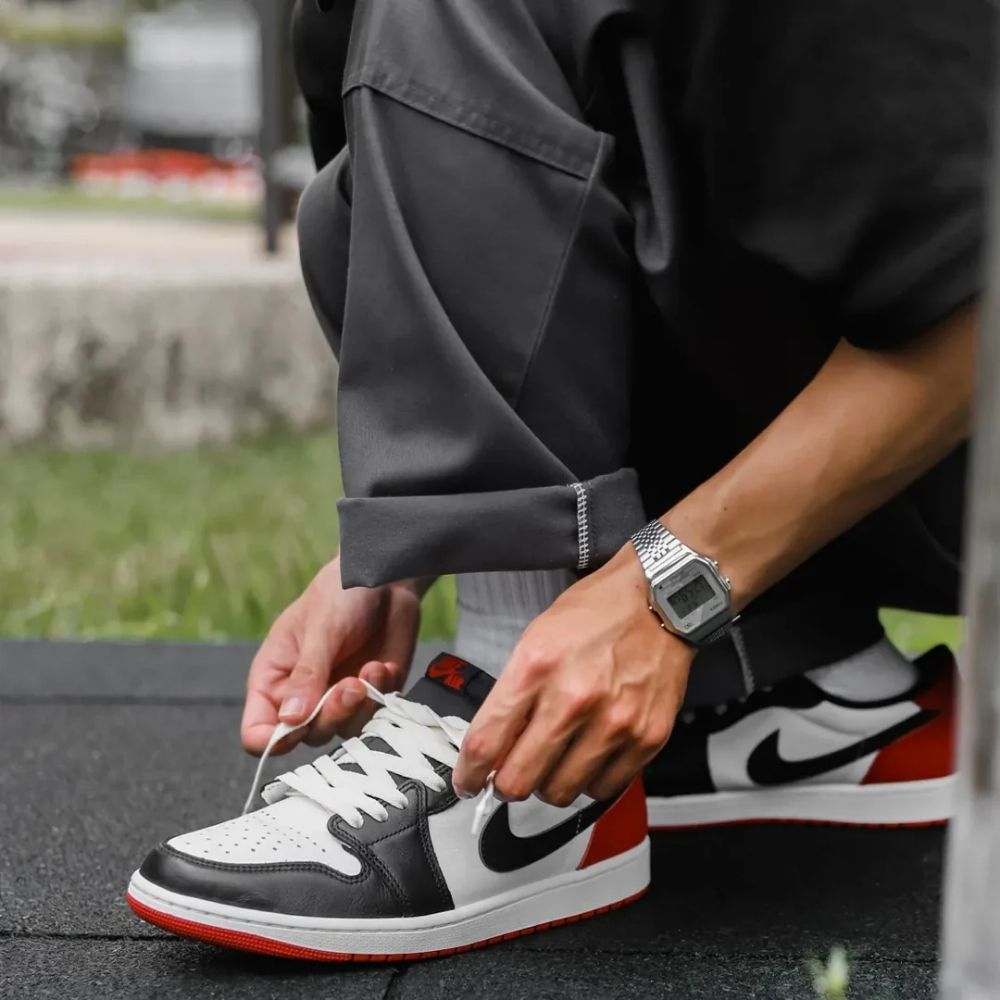 Air Jordan 1 Retro Low OG Black Toe Red