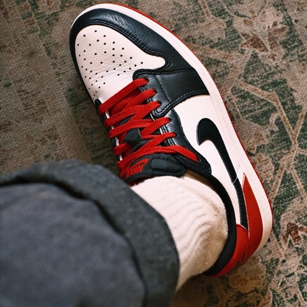 Air Jordan 1 Retro Low OG Black Toe Red