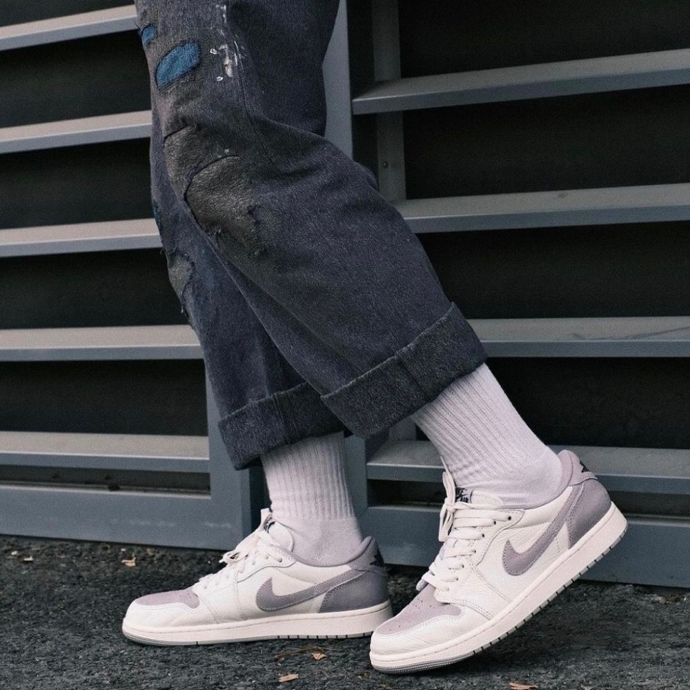 Air Jordan 1 Low OG Atmosphere Grey Sail
