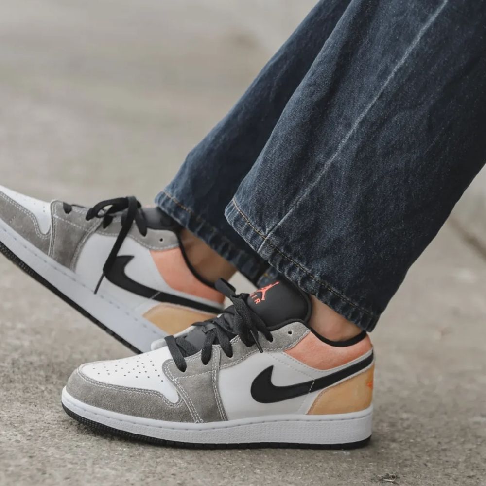 Air Jordan 1 Low Flight Club Black White Sundial SE