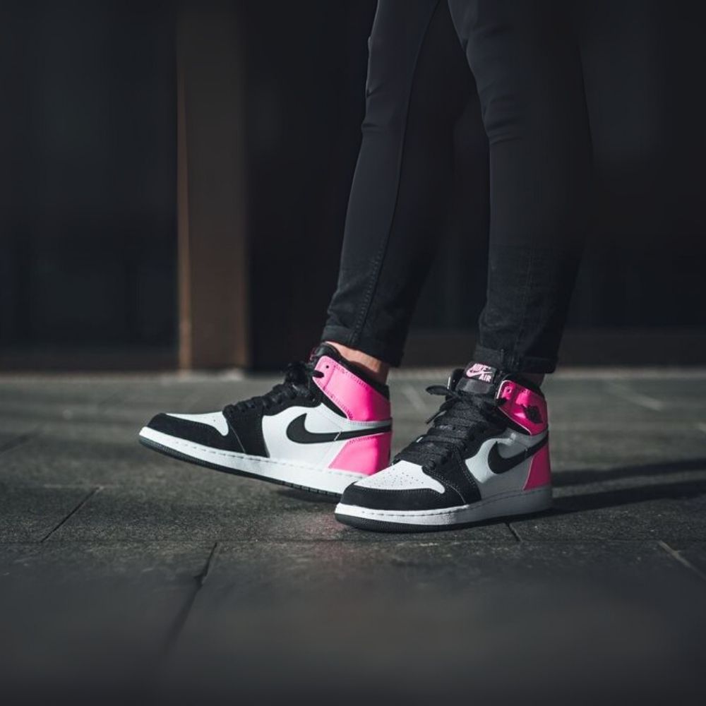 Air Jordan 1 Retro High Valentine’s Day Black Pink