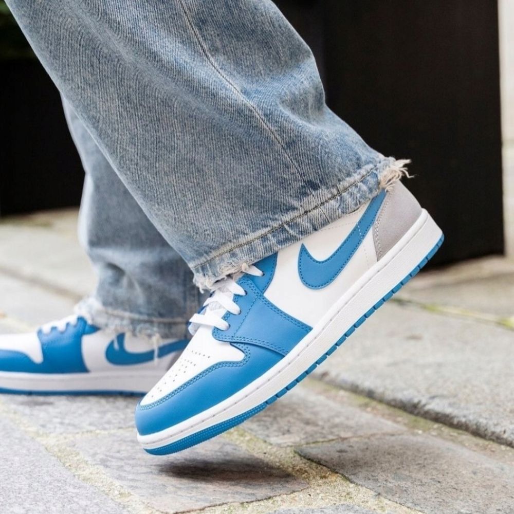 Air Jordan 1 Mid University Blue Grey SE