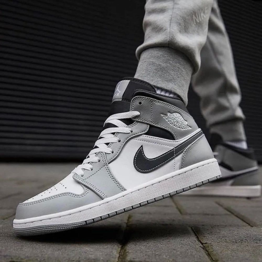 Air Jordan 1 Mid Light Smoke Grey Anthracite
