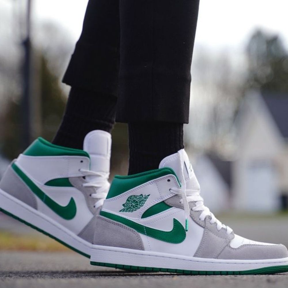 Air Jordan 1 Mid Grey Pine Green SE