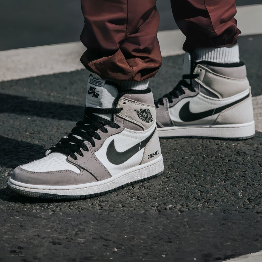 Air Jordan 1 High Element GORE-TEX Light Bone Sail Grey