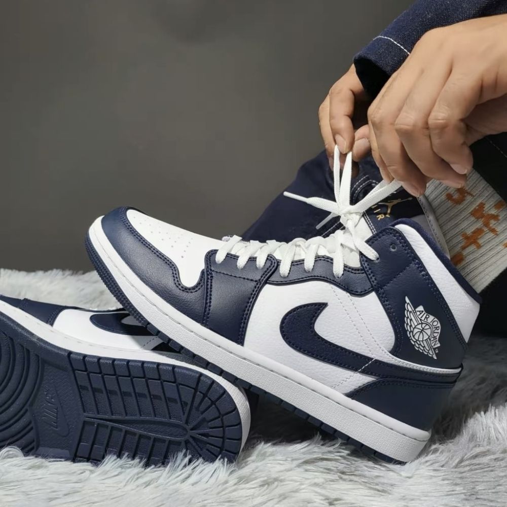 Air Jordan 1 Mid Obsidian Blue White