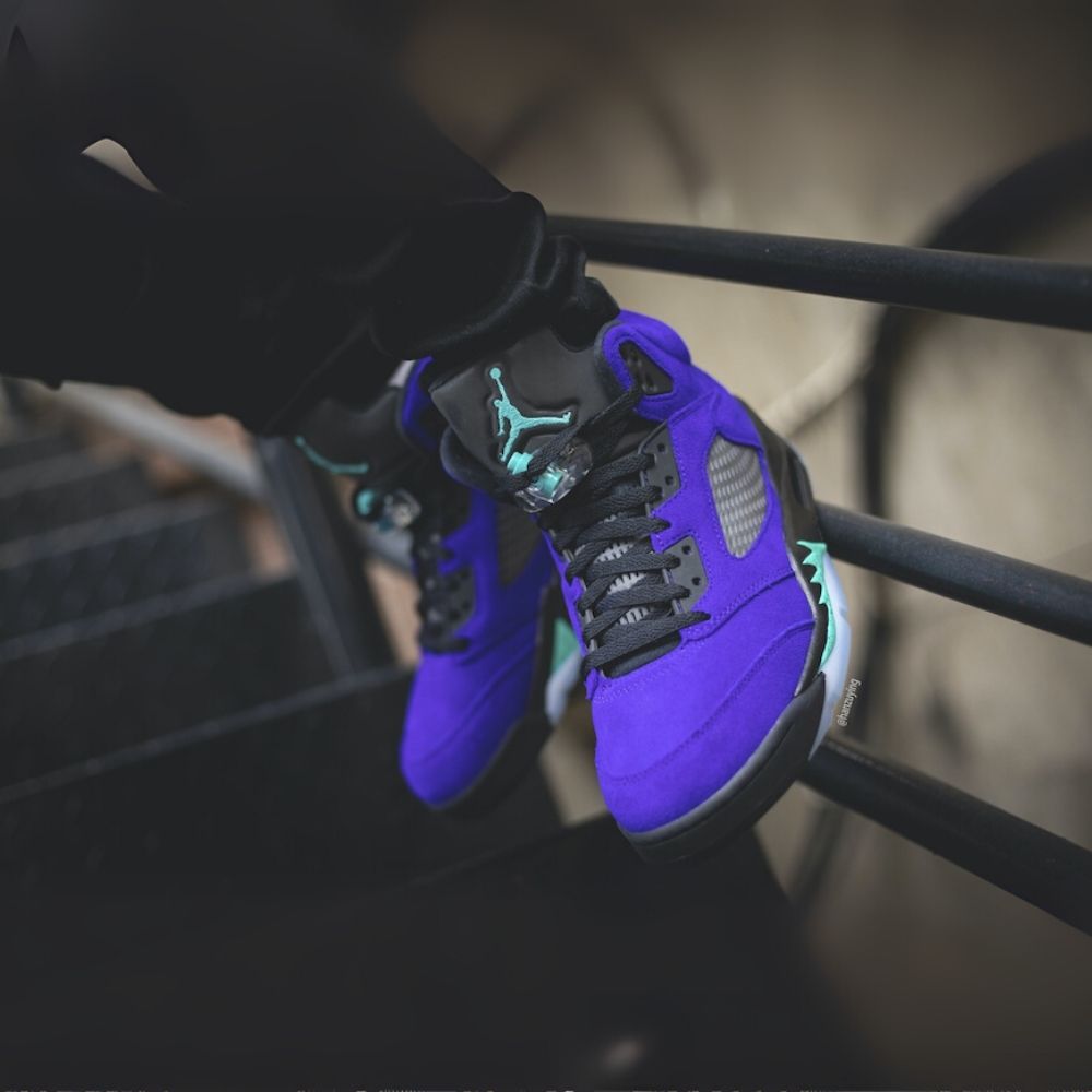 Air Jordan 5 Retro Alternate Grape Black
