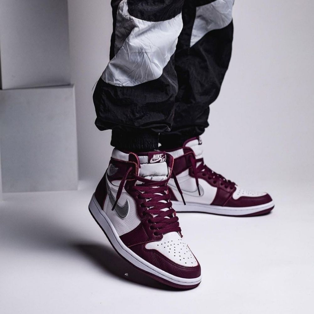Air Jordan 1 Retro High OG Bordeaux Silver White 2021