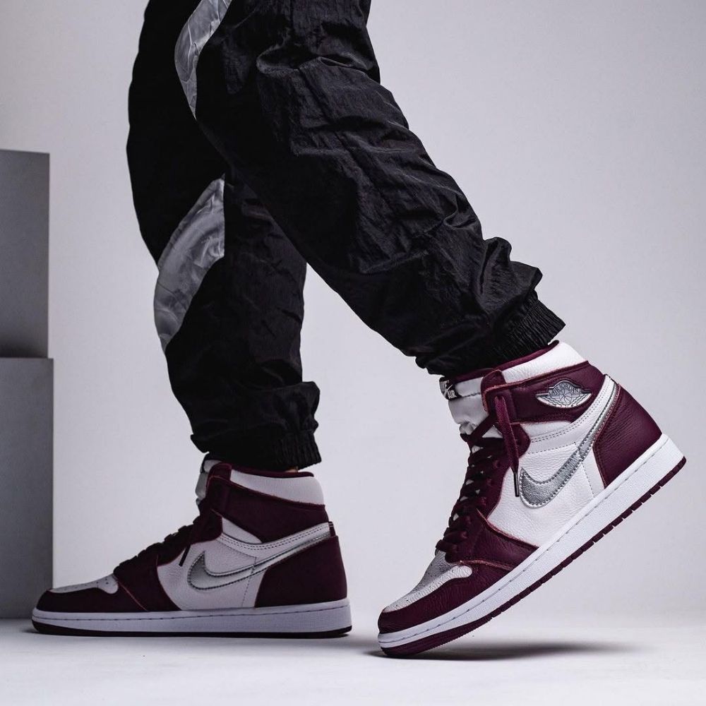 Air Jordan 1 Retro High OG Bordeaux Silver White 2021