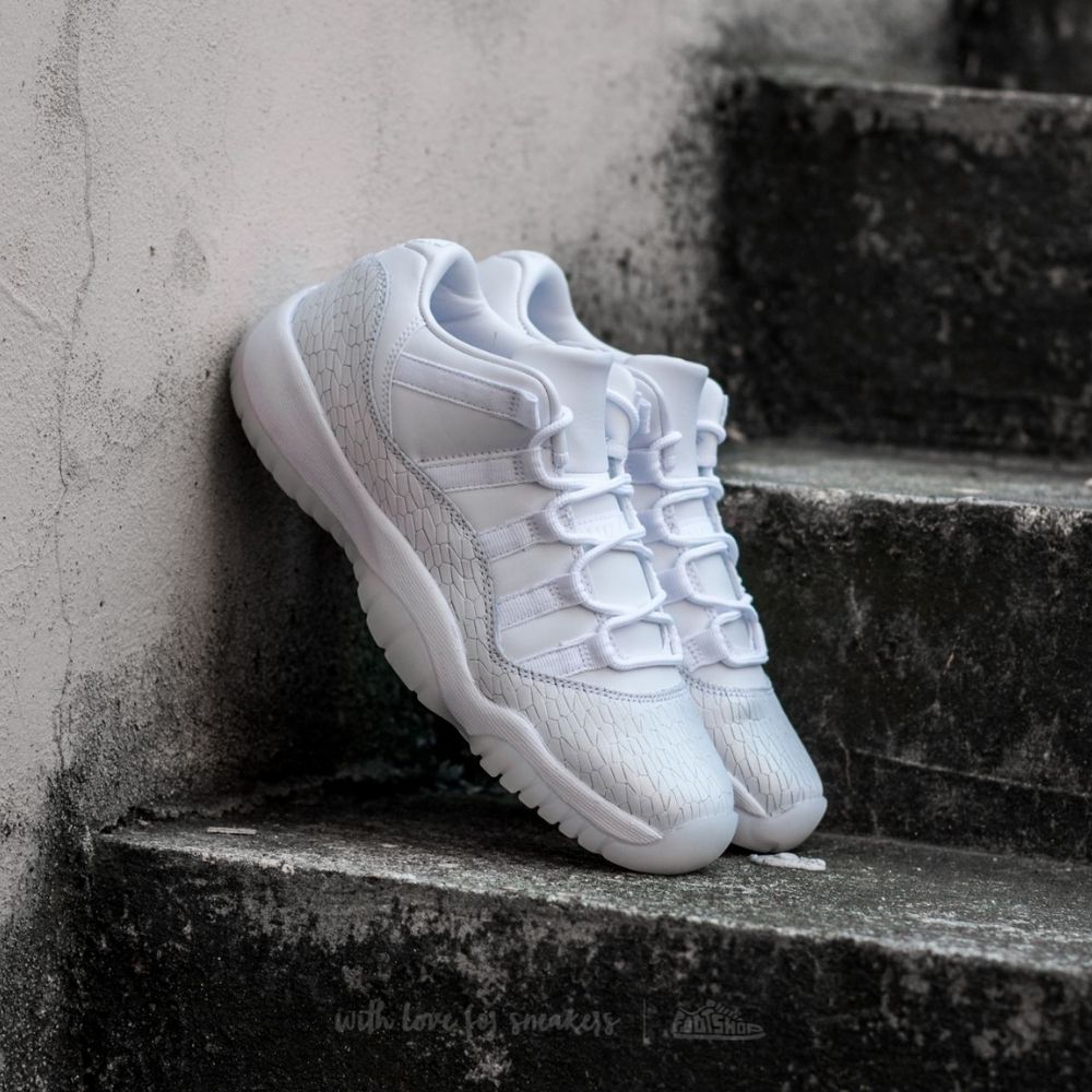 Air Jordan 11 Retro Low Heiress Pure Platinum