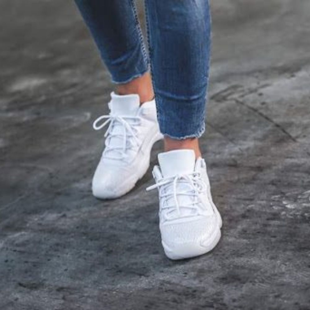 Air Jordan 11 Retro Low Heiress Pure Platinum