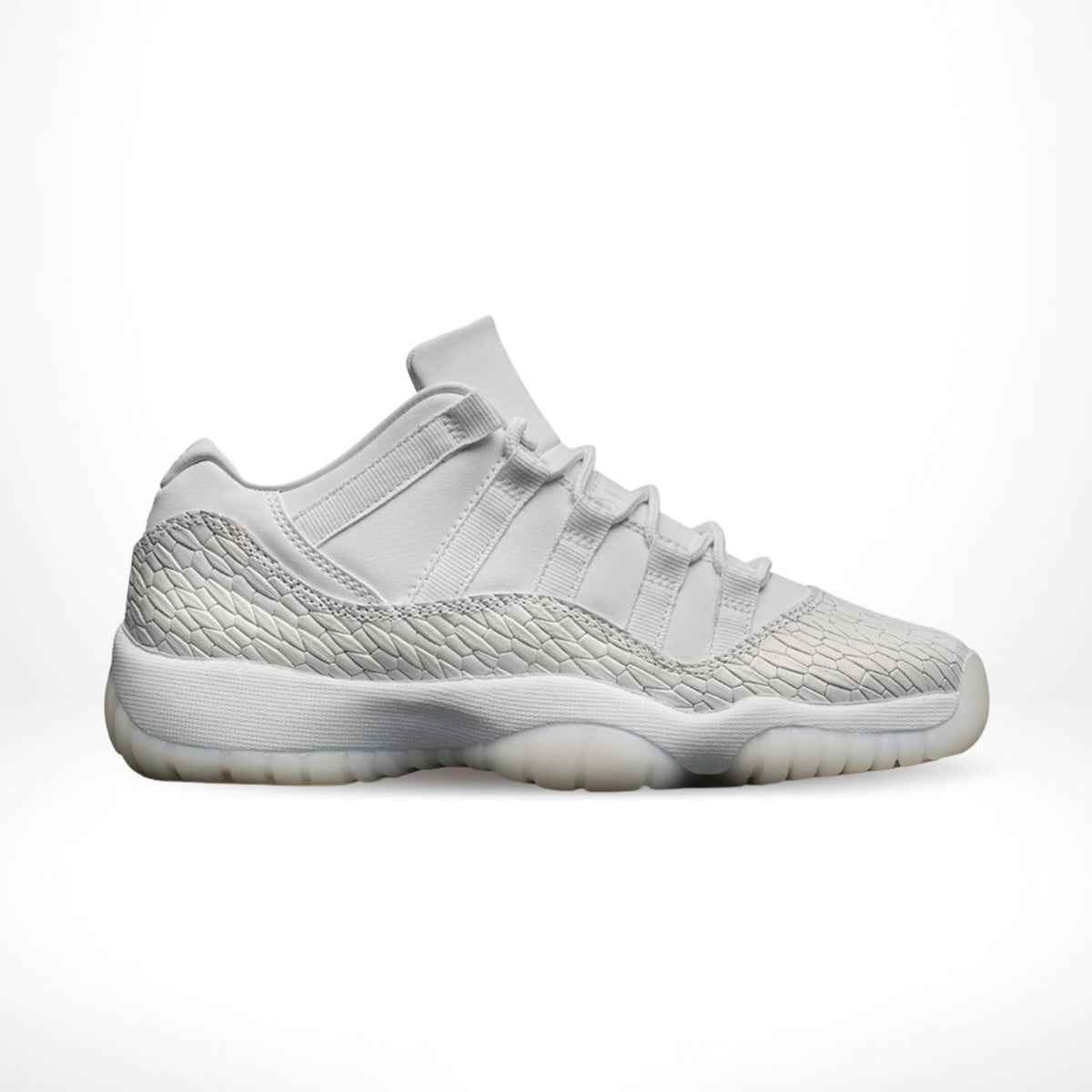 Air Jordan 11 Retro Low Heiress Pure Platinum