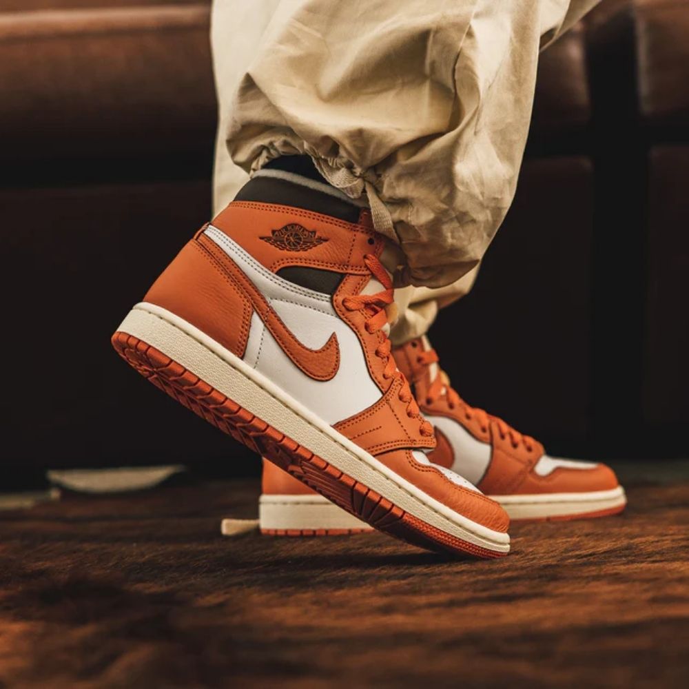 Air Jordan 1 Retro High OG Starfish Orange