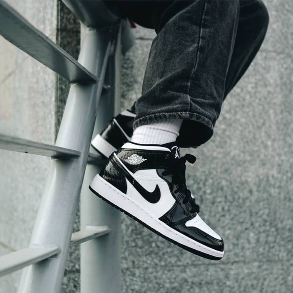 Air Jordan 1 Mid SE Carbon Fiber Black