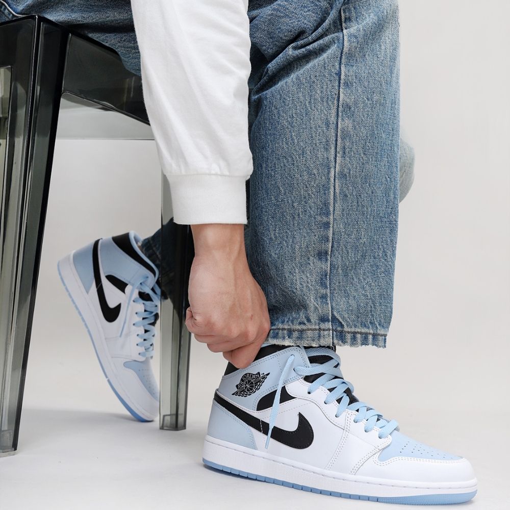 Air Jordan 1 Mid Ice Blue