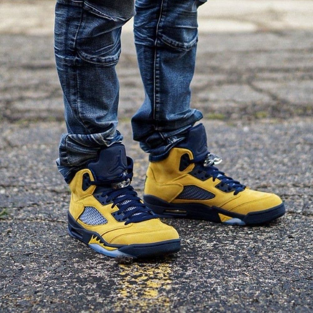 Air Jordan 5 Retro SP Michigan Amarillo