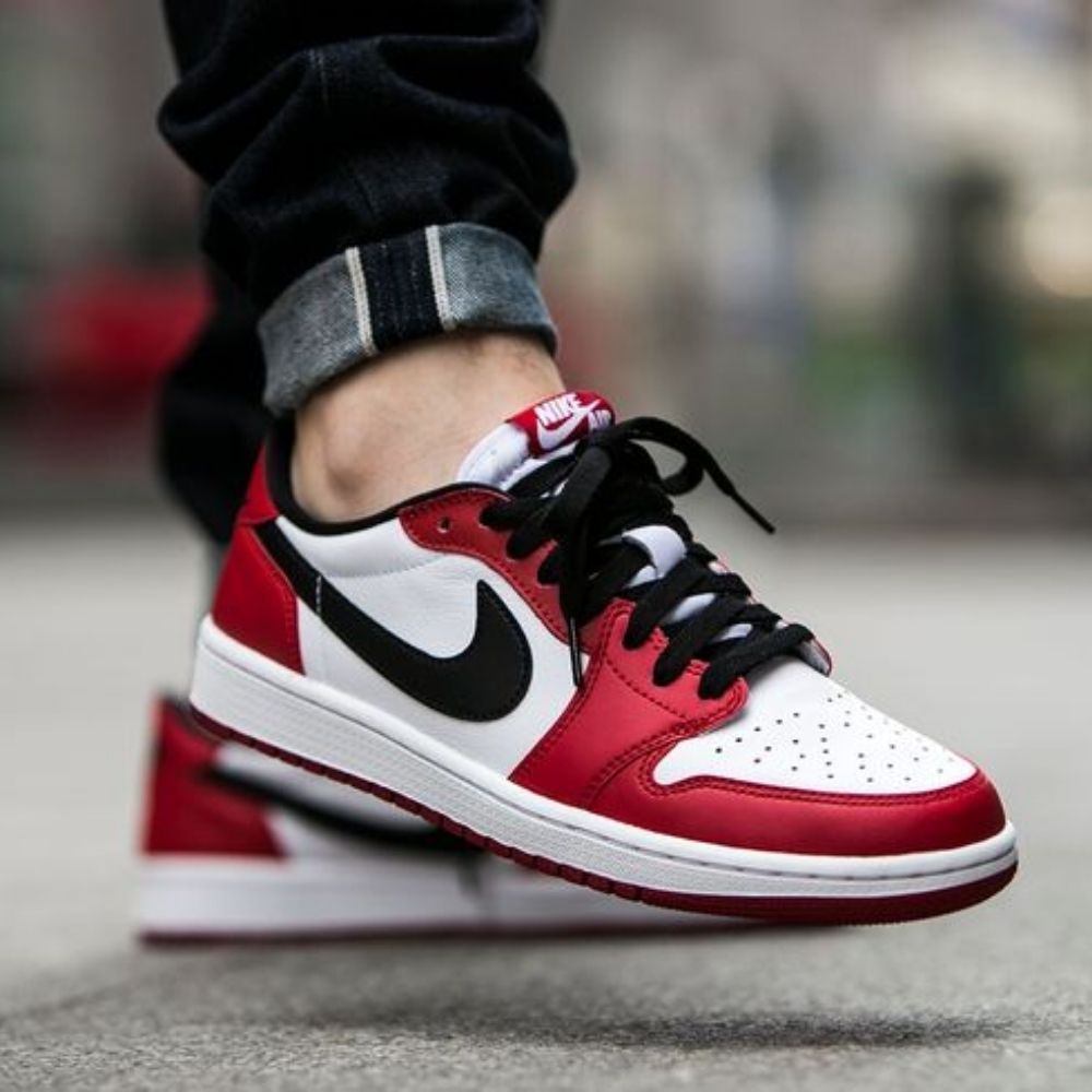 Air Jordan 1 Retro Low OG Chicago Red